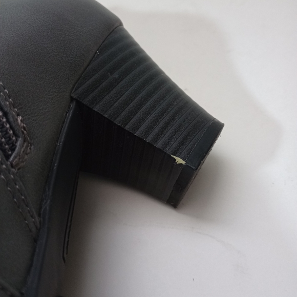 Croft and Barrow Grey Ankle Boots Size 8M - Picture 9 of 9